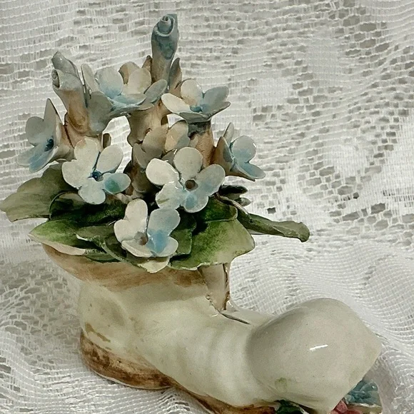 Capodimonte Porcelain Bootie Nuovo Blue Floral | Old Shoe Floral Arrangement - Picture 16 of 16